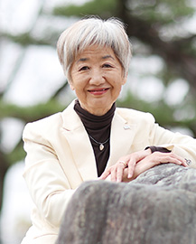 理事長 学長 谷岡 郁子